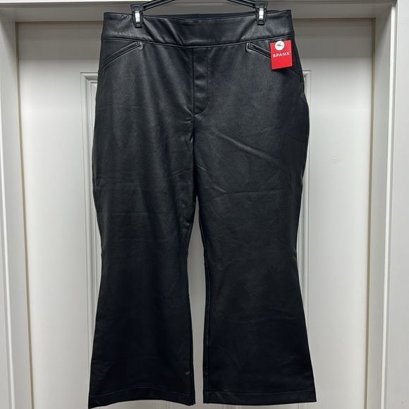 Spanx Leather Like Flare Pants in Black Size XL Petite NEW with Tags - Picture 16 of 17